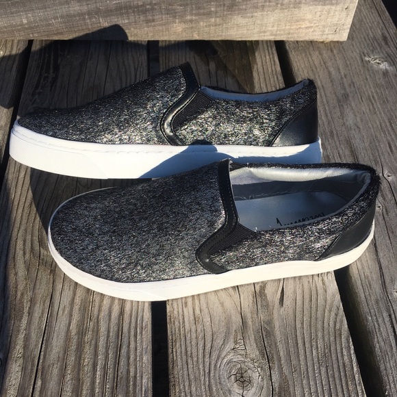 5️⃣🌟! Luichiny Silver Fur Sneakers! NEW! - Picture 5 of 8